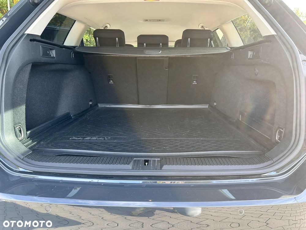 Volkswagen Passat - 10