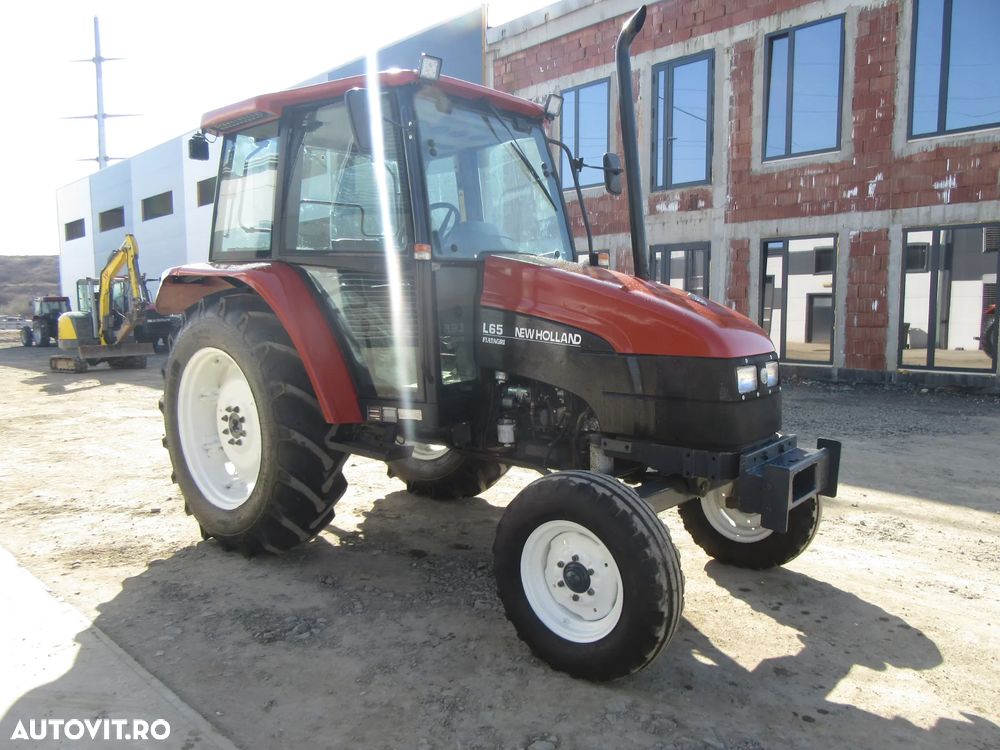 New Holland L65 - 3