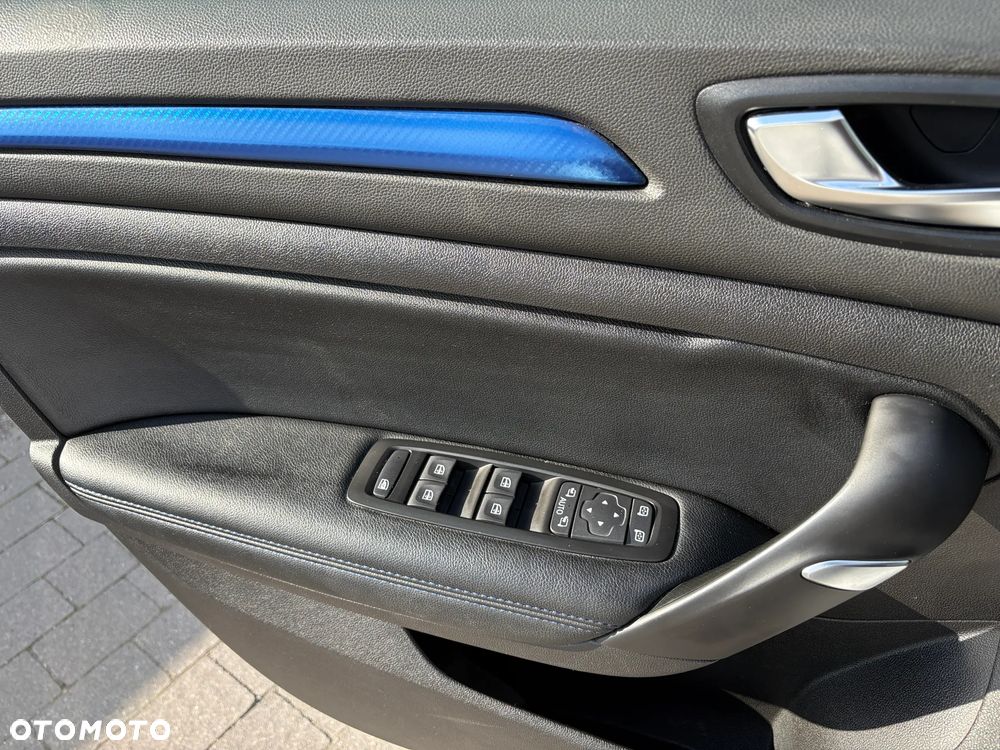 Renault Megane ENERGY TCe 205 EDC GT - 20