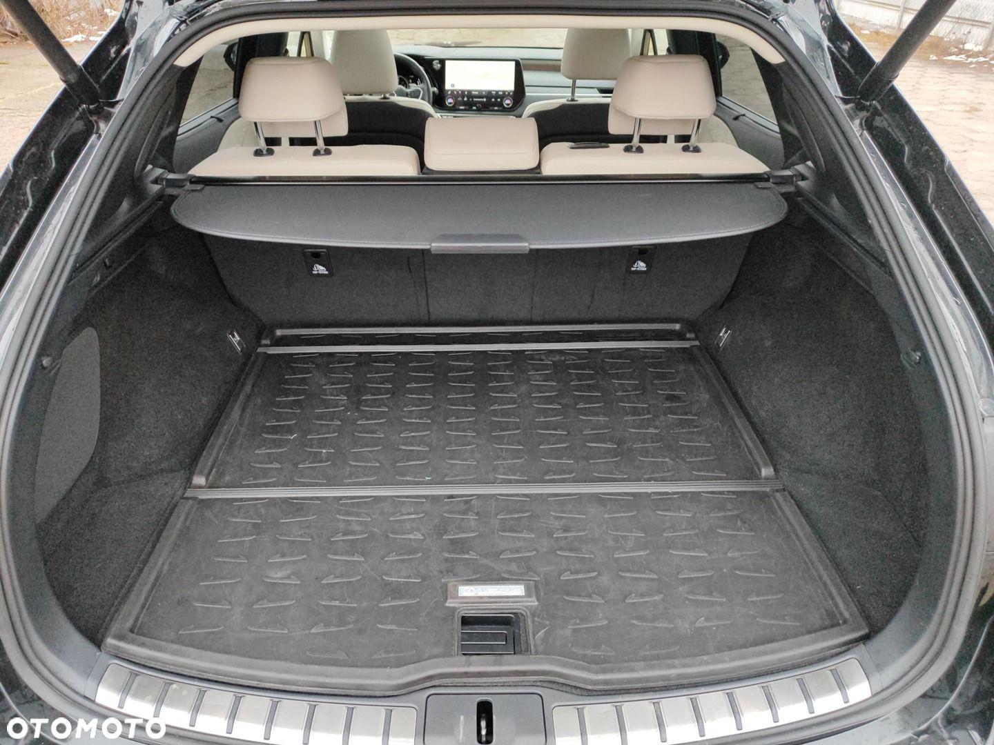Lexus RX 450h+ Omotenashi - 11