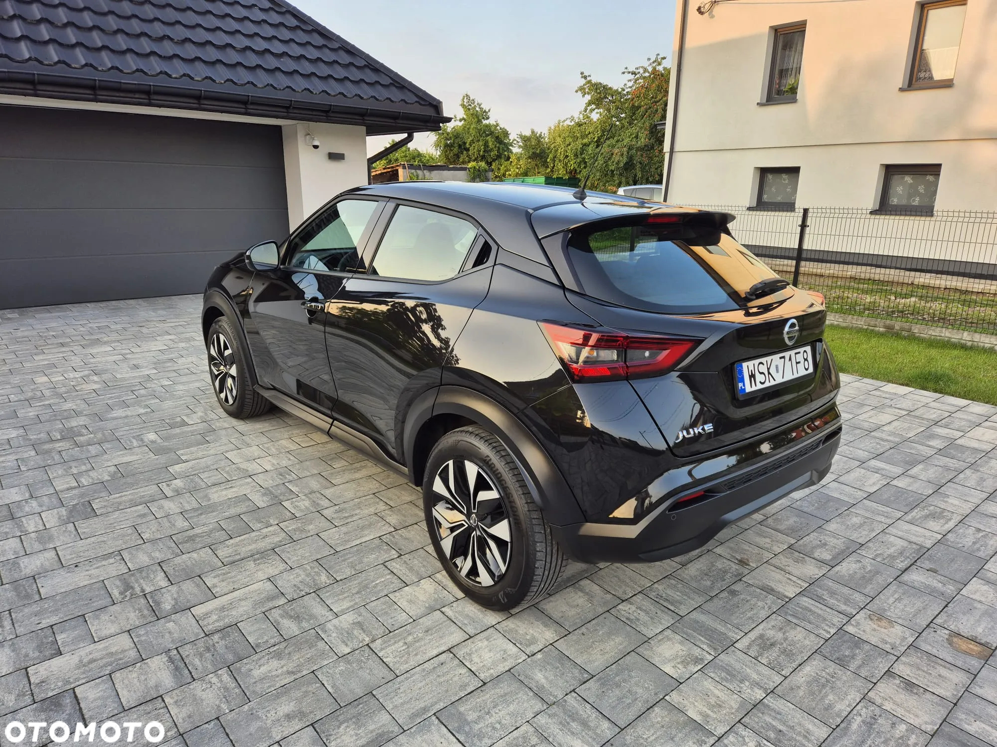 Nissan Juke 1.0 DIG-T Tekna - 3