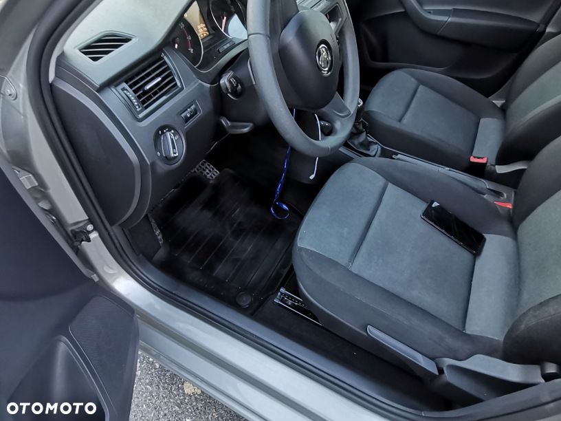 Skoda RAPID 1.0 TSI Active - 6