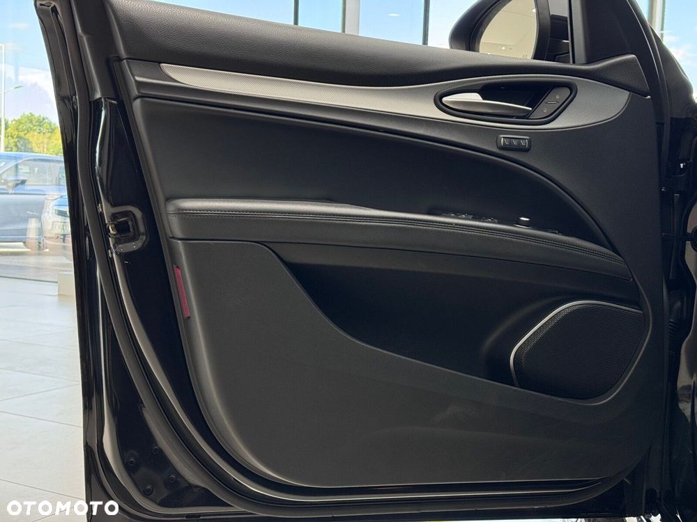 Alfa Romeo Stelvio 2.0 Turbo Veloce Q4 - 12