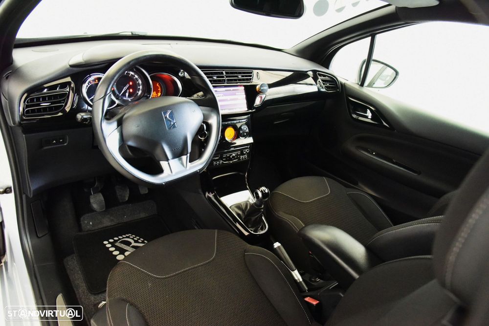 Citroën DS3 1.6 e-HDi So Chic - 13