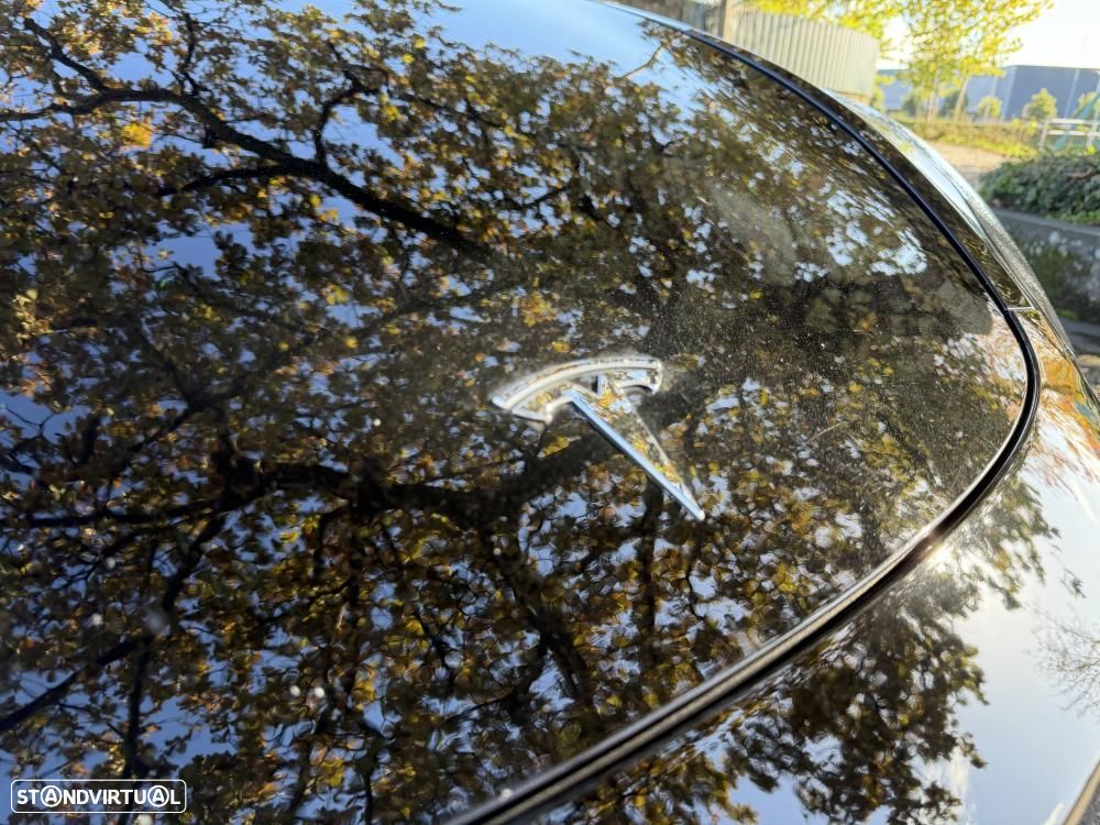 Tesla Model Y Long Range Dual Motor AWD - 11