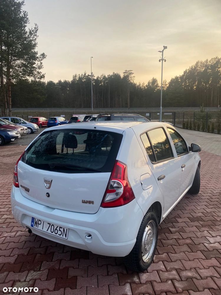 Dacia Sandero - 8