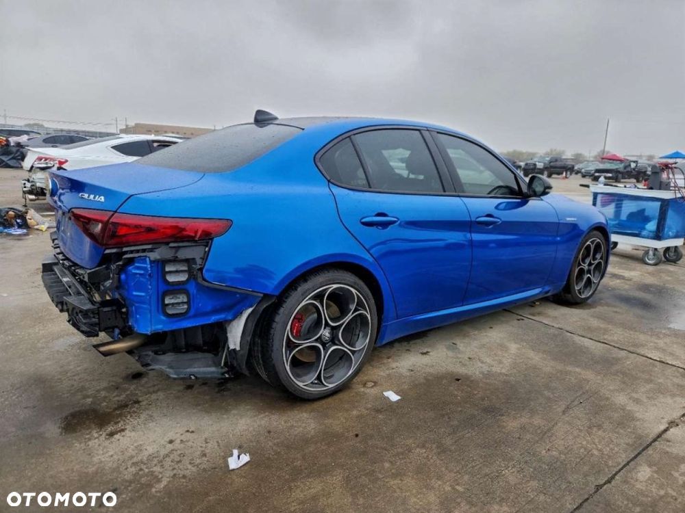 Alfa Romeo Giulia - 4