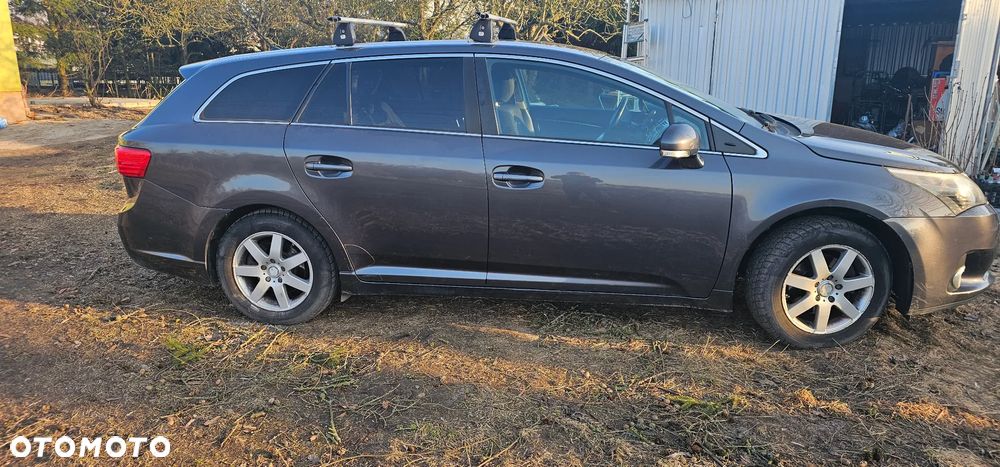 Toyota Avensis 1.8 Active - 3