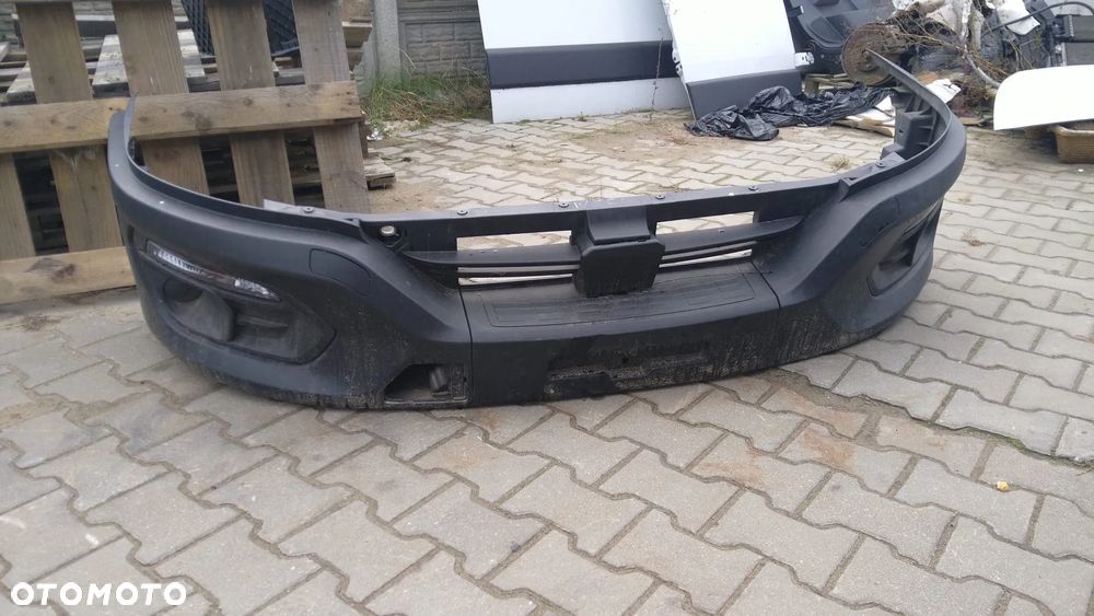 IVECO DAILY zderzak przód 20/22r. - 1