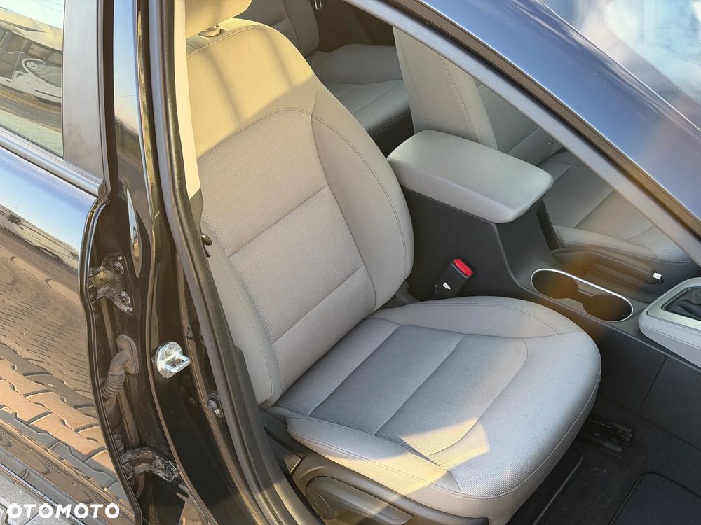 Hyundai Elantra - 20