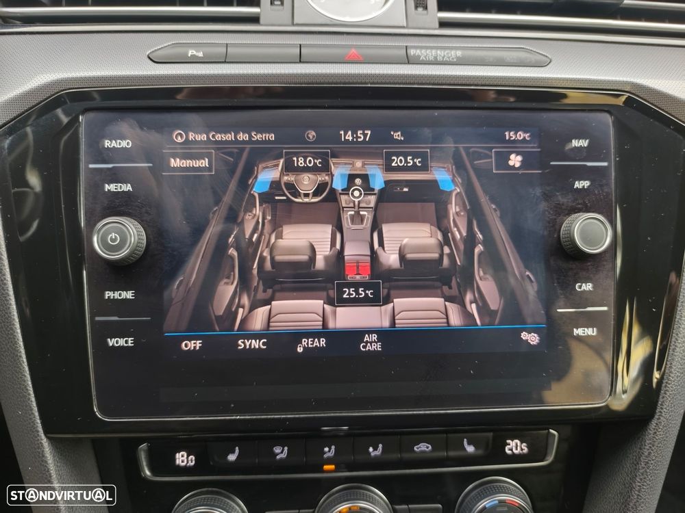 VW Passat Variant 2.0 TDi R-Line DSG - 26