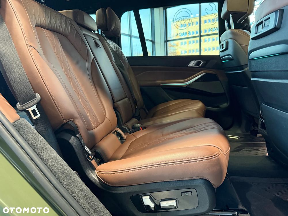 BMW X7 - 25