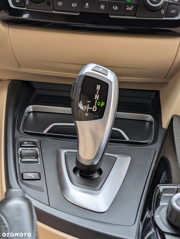 BMW Seria 3 320i Advantage - 17