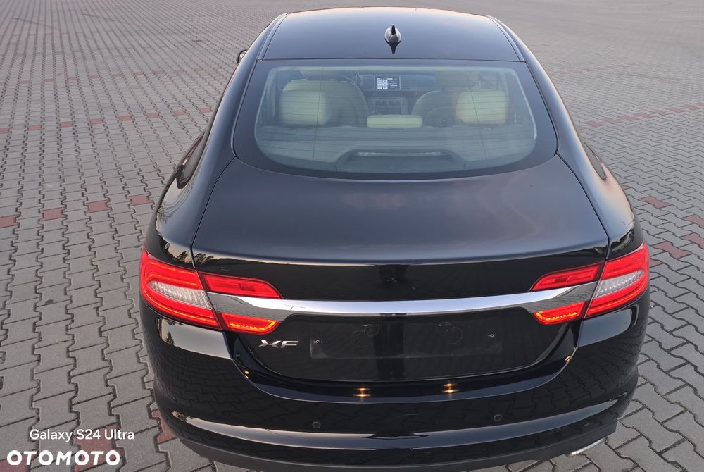 Jaguar XF 2.2 - 11