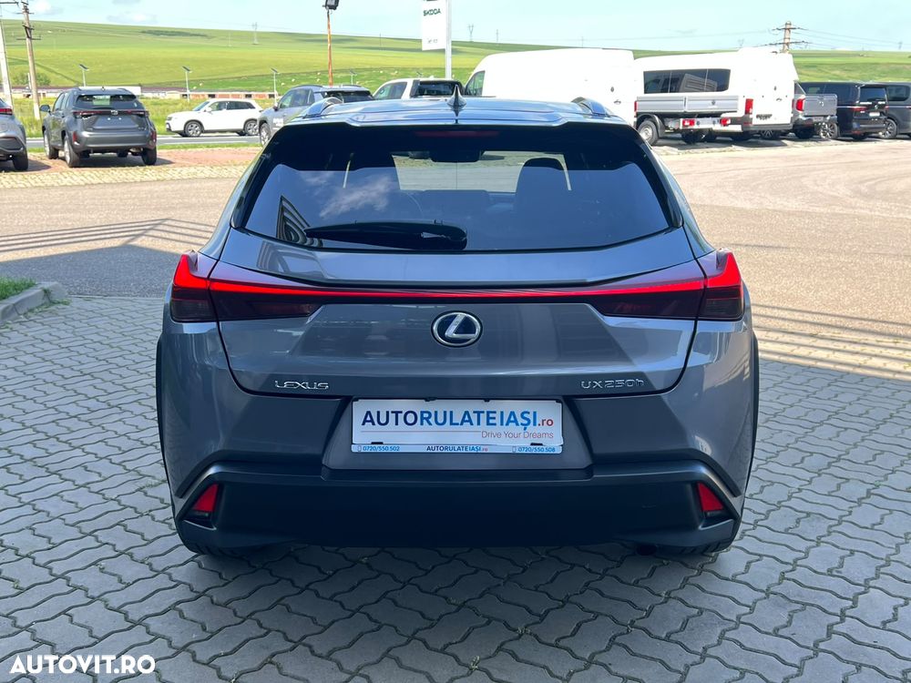 Lexus UX 250h (E-FOUR) Executive Line - 5