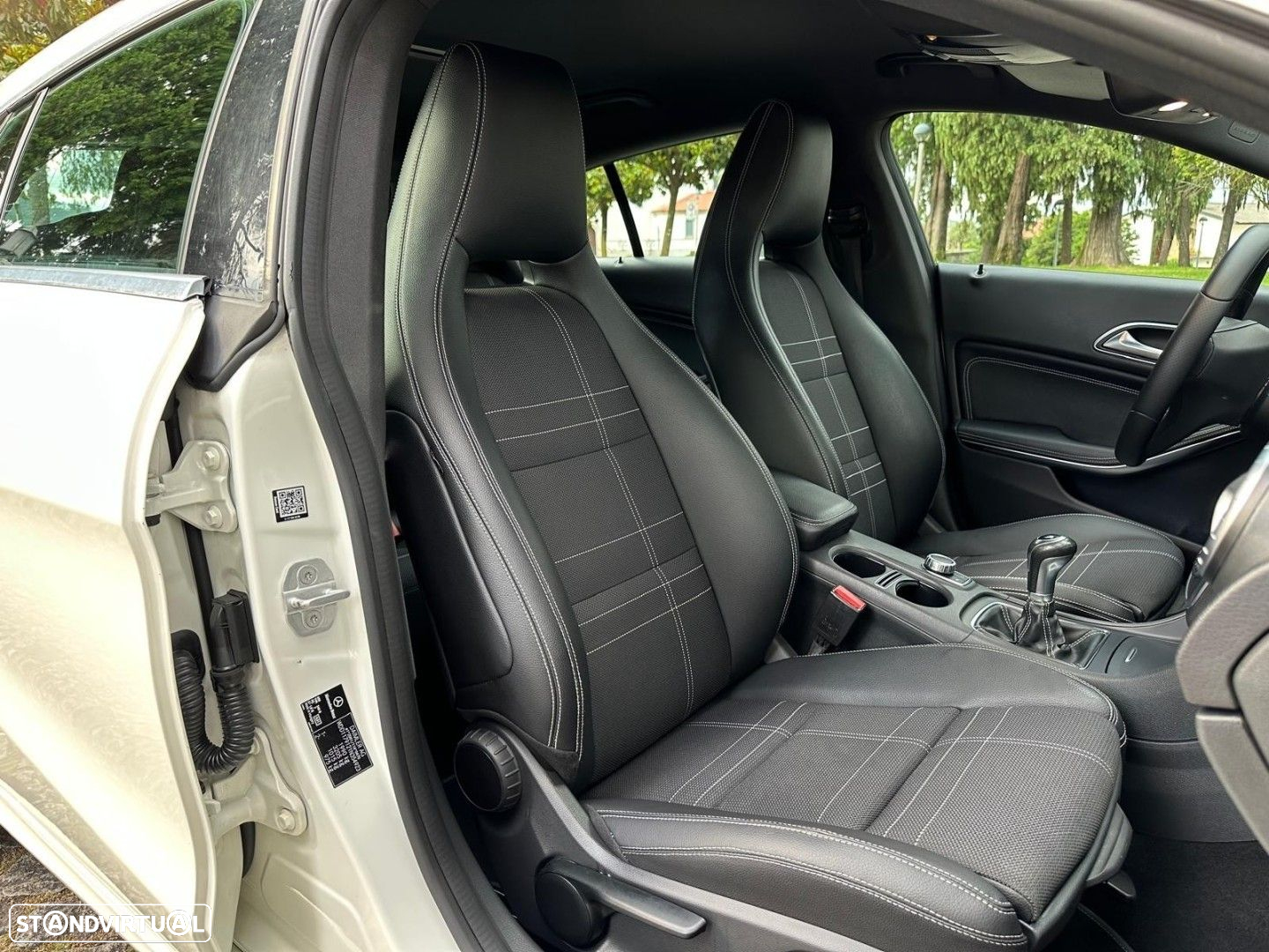Mercedes-Benz CLA 180 d Shooting Brake Urban - 13