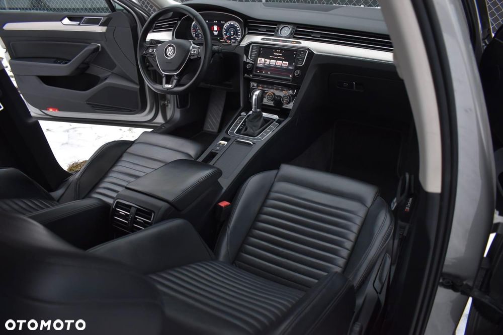 Volkswagen Passat 2.0 TDI DSG BlueMotion Technology R-Line - 5