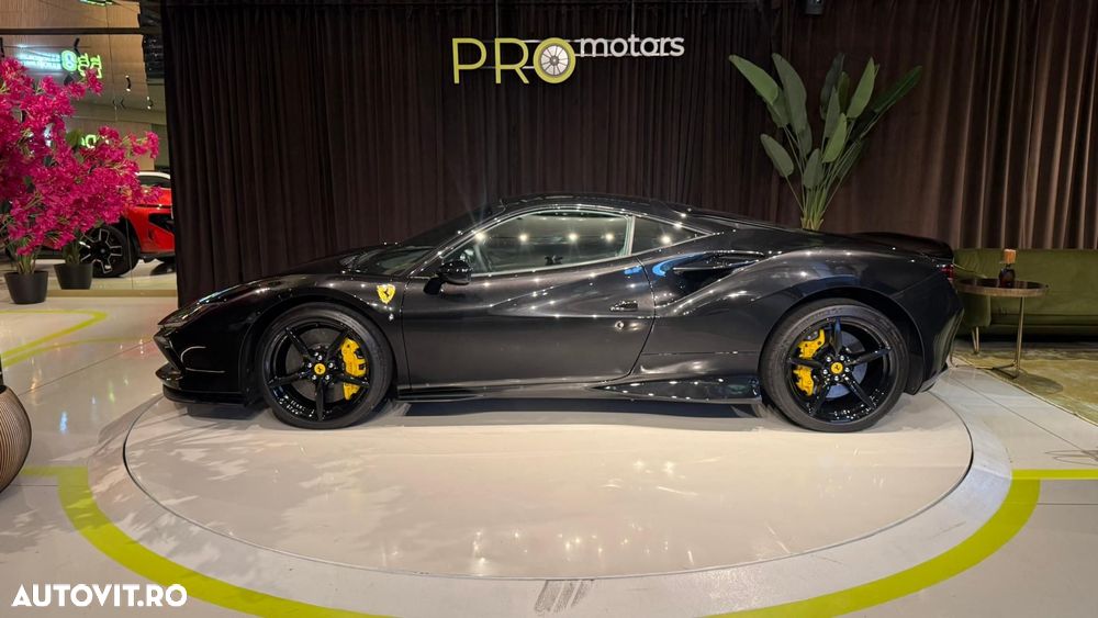 Ferrari F8 - 8