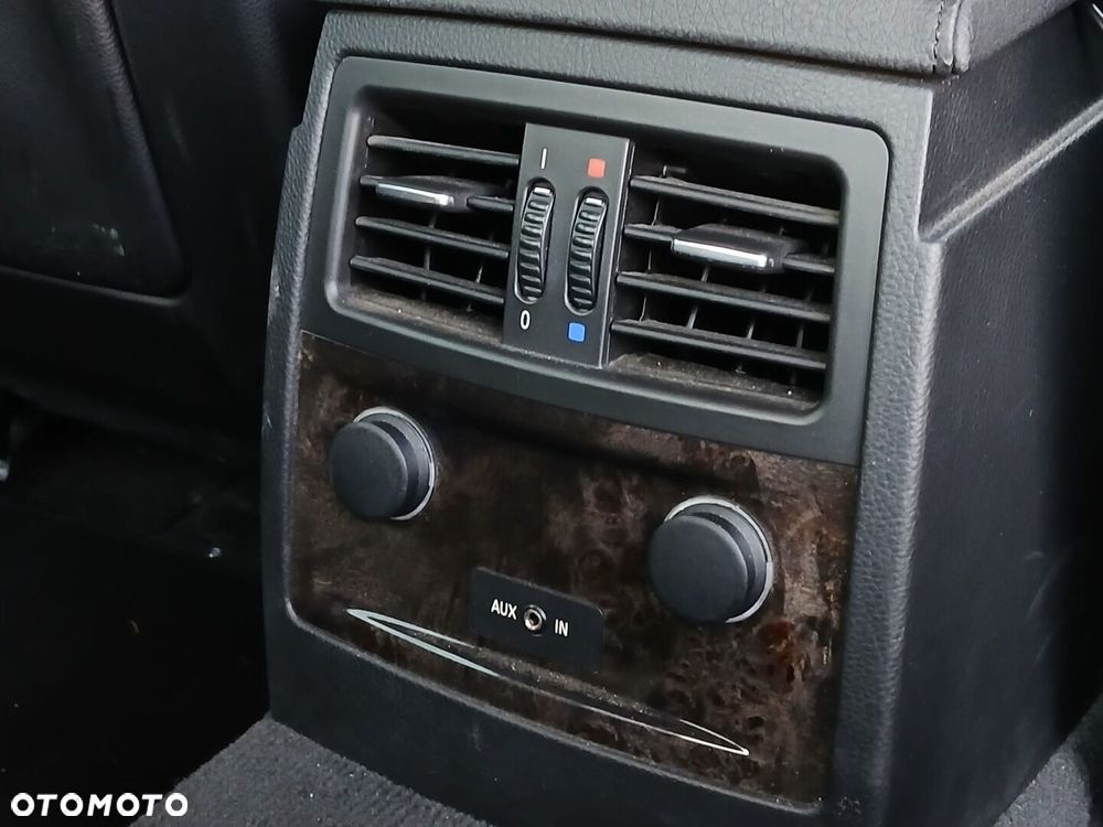 BMW Seria 5 540i - 34