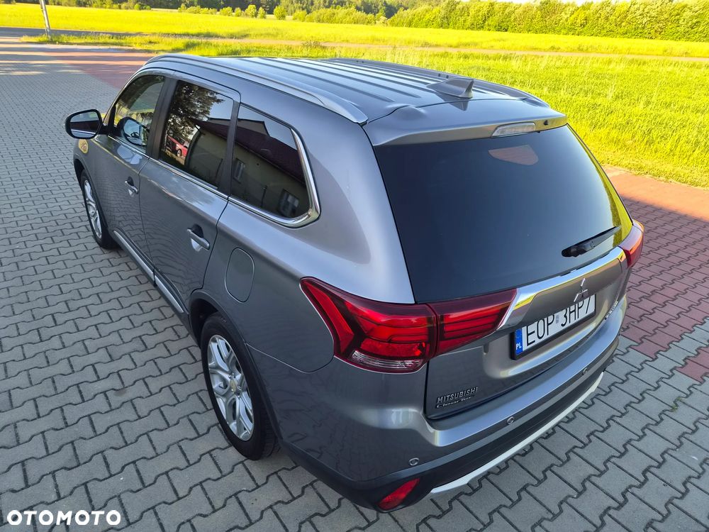Mitsubishi Outlander - 13