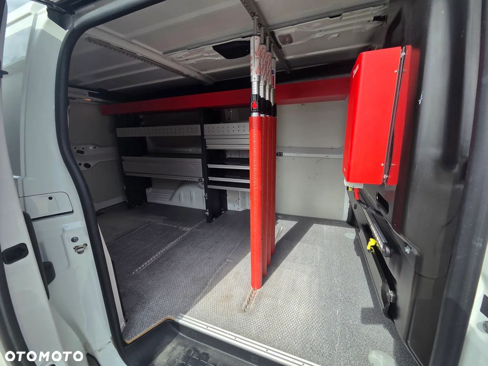 Opel Vivaro - 22