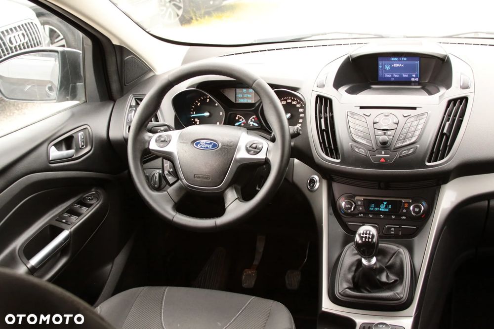 Ford Kuga 2.0 TDCi 2x4 Titanium - 12