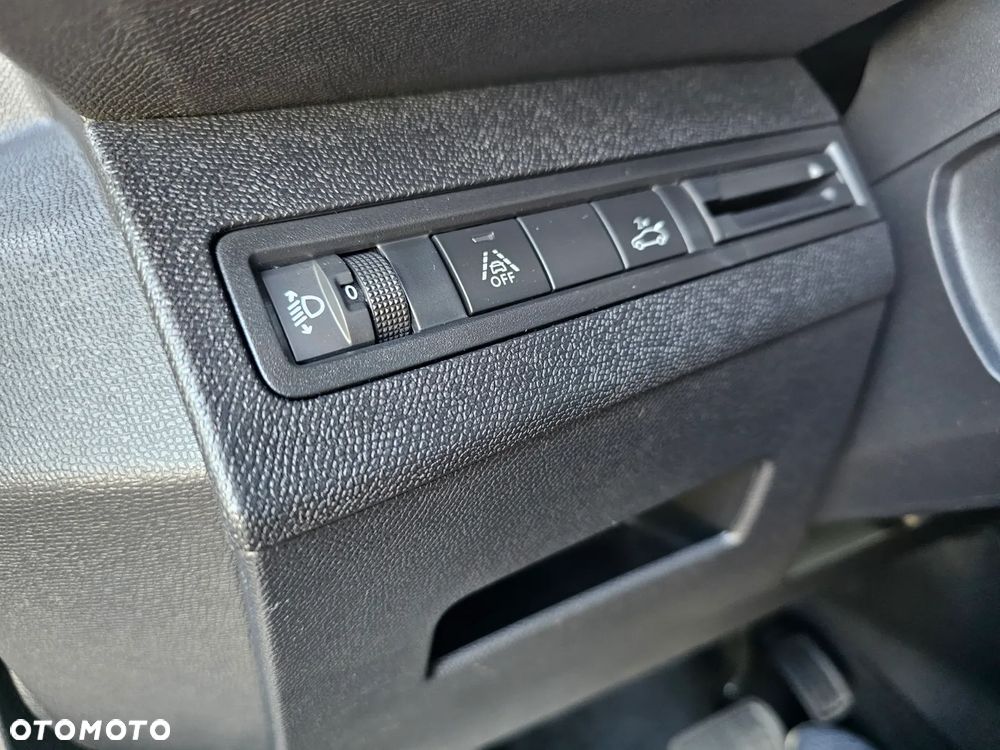 Peugeot 5008 1.5 BlueHDi Allure S&S EAT8 - 23