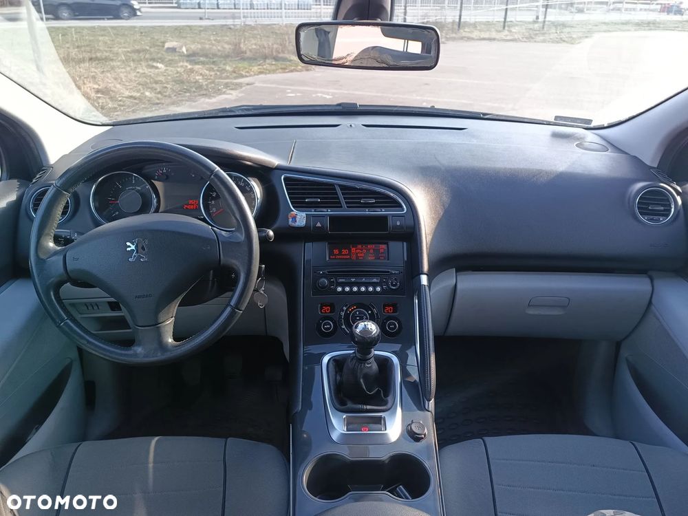 Peugeot 3008 1.6 HDi Premium - 11