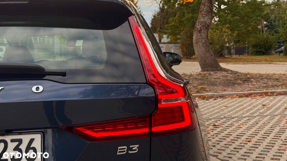 Volvo V60 B3 B DKG Momentum - 12