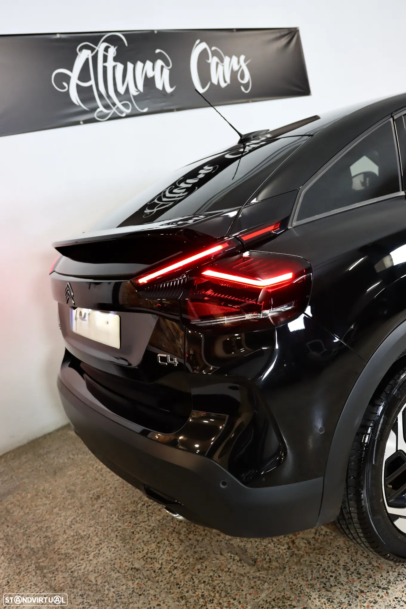 Citroën C4 BlueHDi 130 Stop&Start EAT8 SHINE - 27