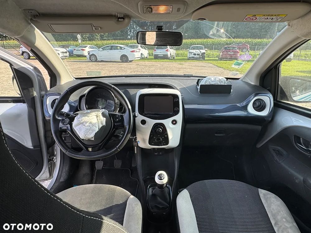Peugeot 108 PureTech 82 Top Roland Garros - 11