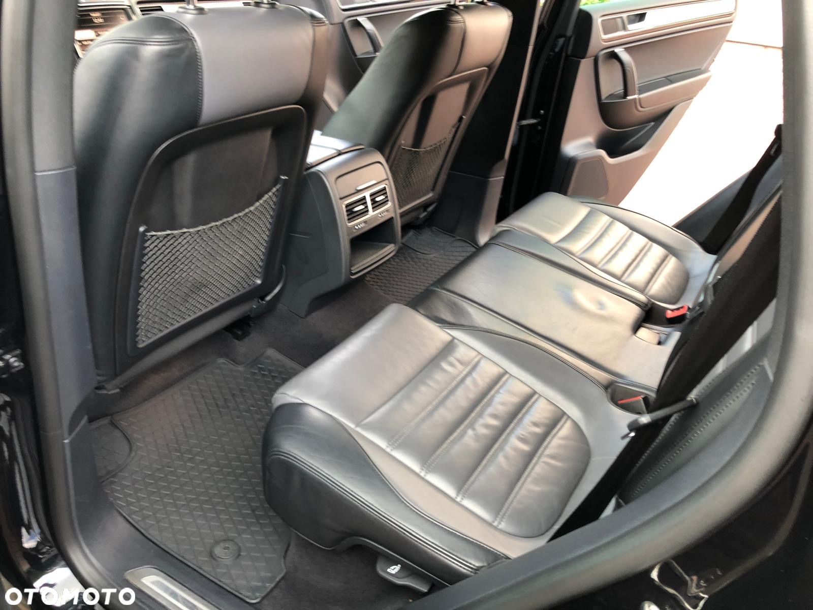 Volkswagen Touareg 3.0 V6 TDI BMT Perfectline R-Style - 24