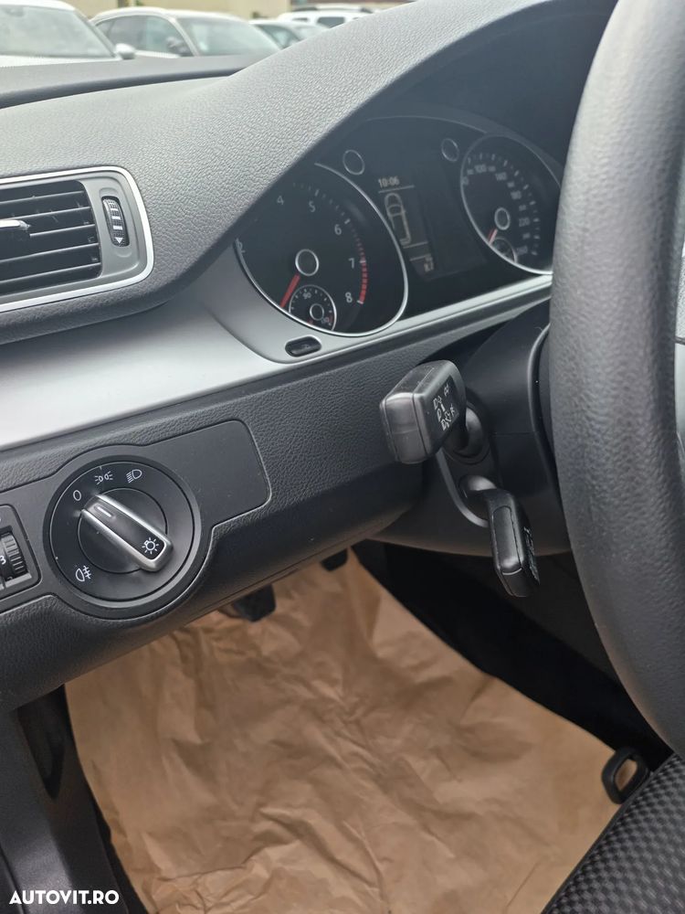 Volkswagen Passat - 11