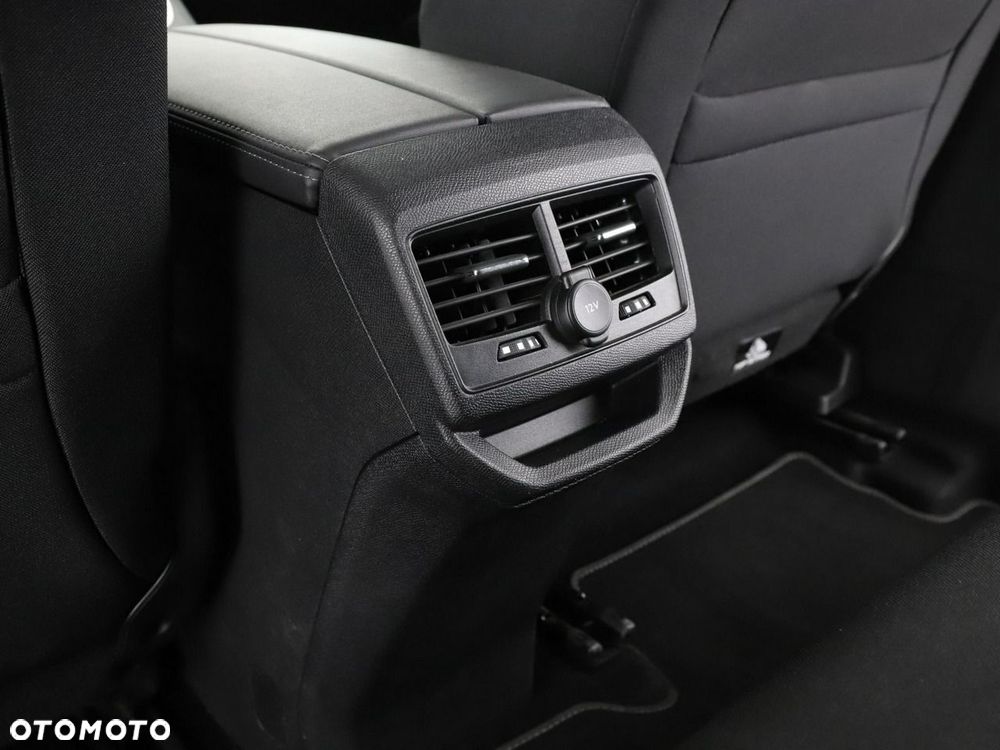 Peugeot 3008 1.2 PureTech Active S&S EAT8 - 41