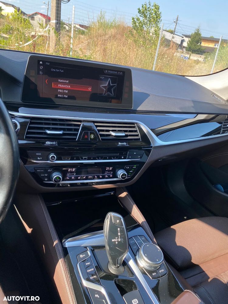 BMW Seria 5 540i xDrive AT - 24