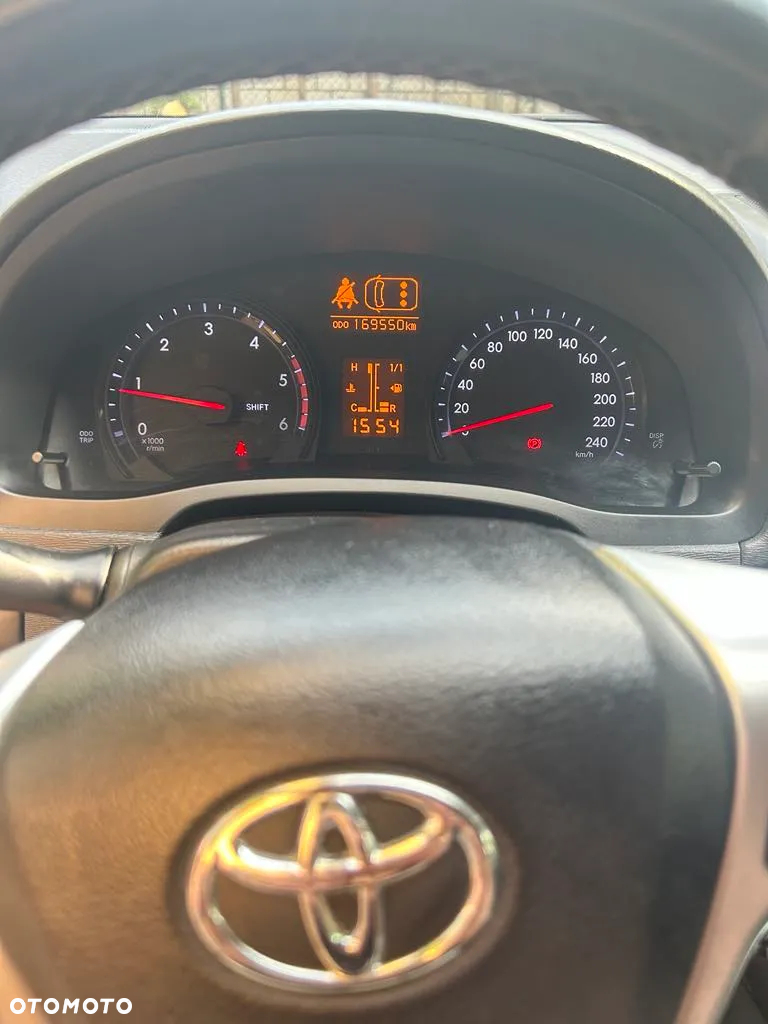 Toyota Avensis - 7