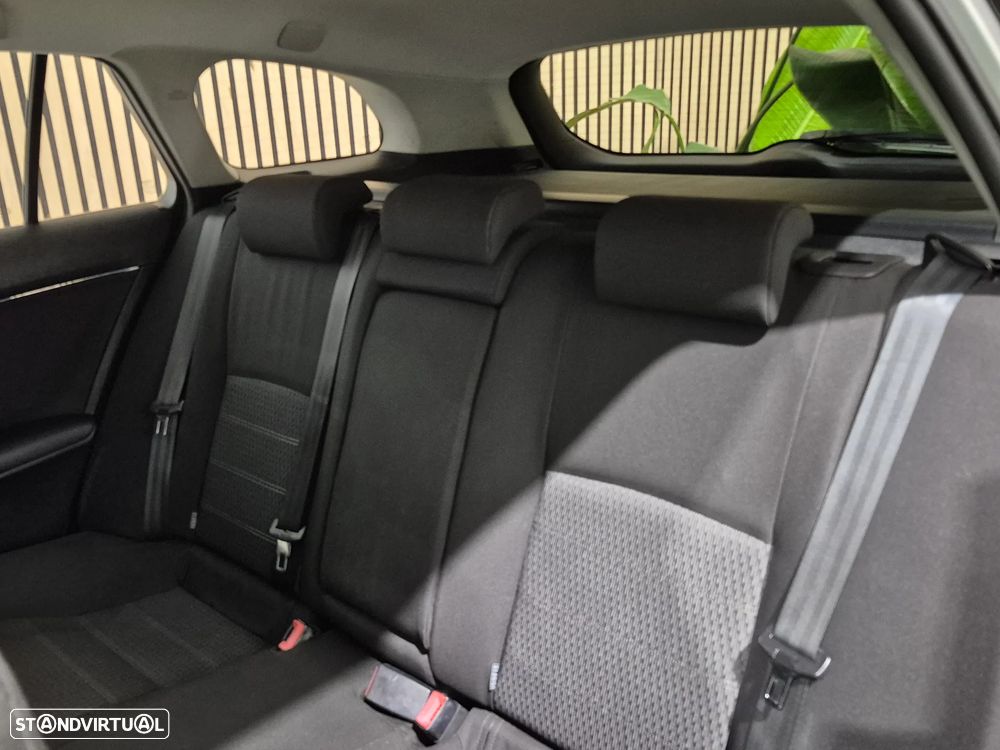 Toyota Avensis SW 2.0 D-4D Exclusive - 19