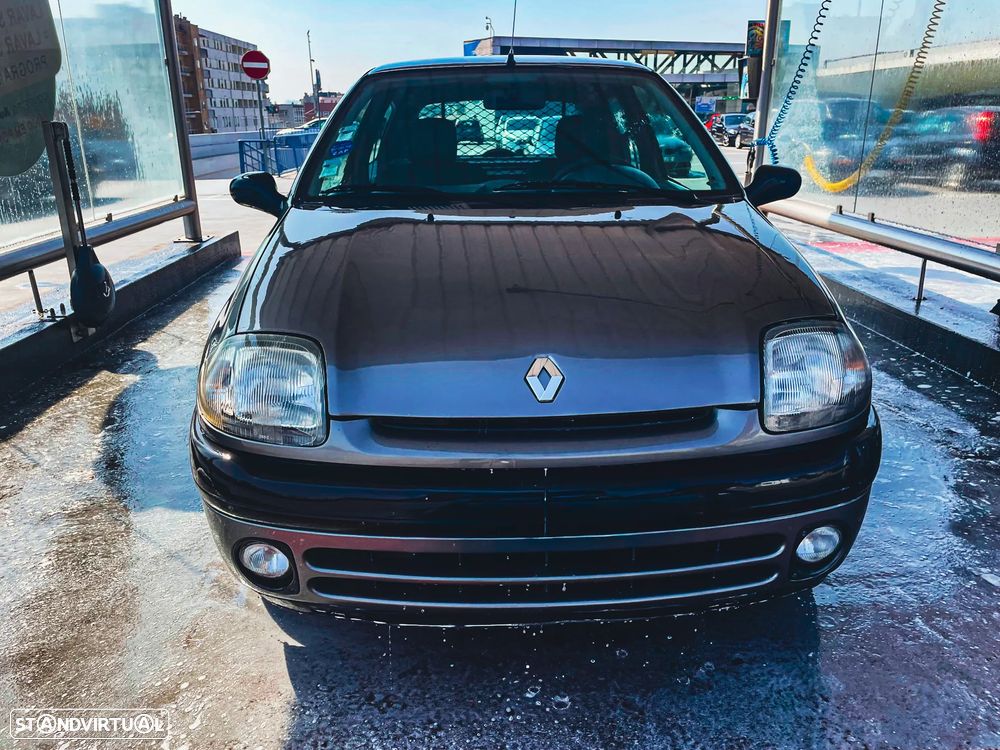 Renault Clio 1.9 D RN - 3