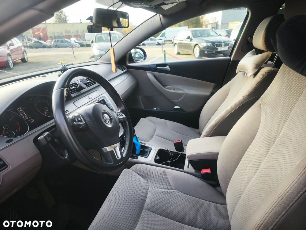 Volkswagen Passat 1.8 TSI Comfortline - 17
