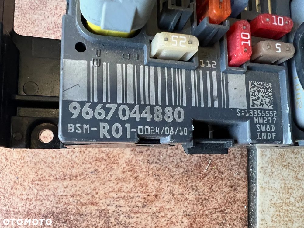 MODUŁ SKRZYNKA BEZPIECZNIKÓW BSM R01 9667044880 PEUGEOT CITROEN - 2