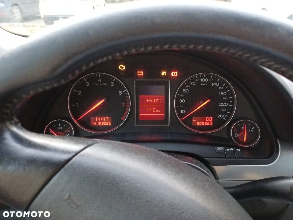 Audi A4 Limousine - 8