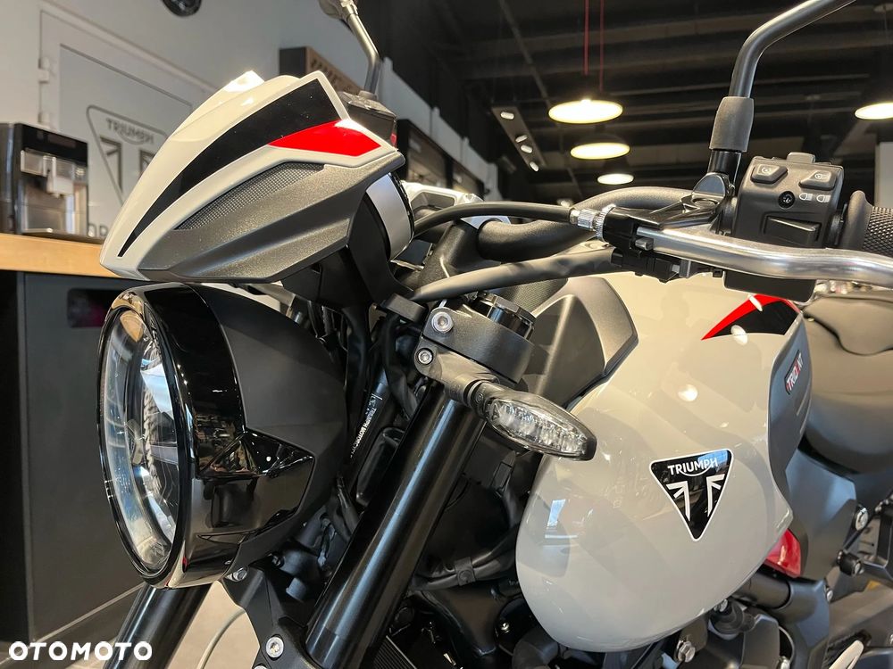 Triumph Trident - 22