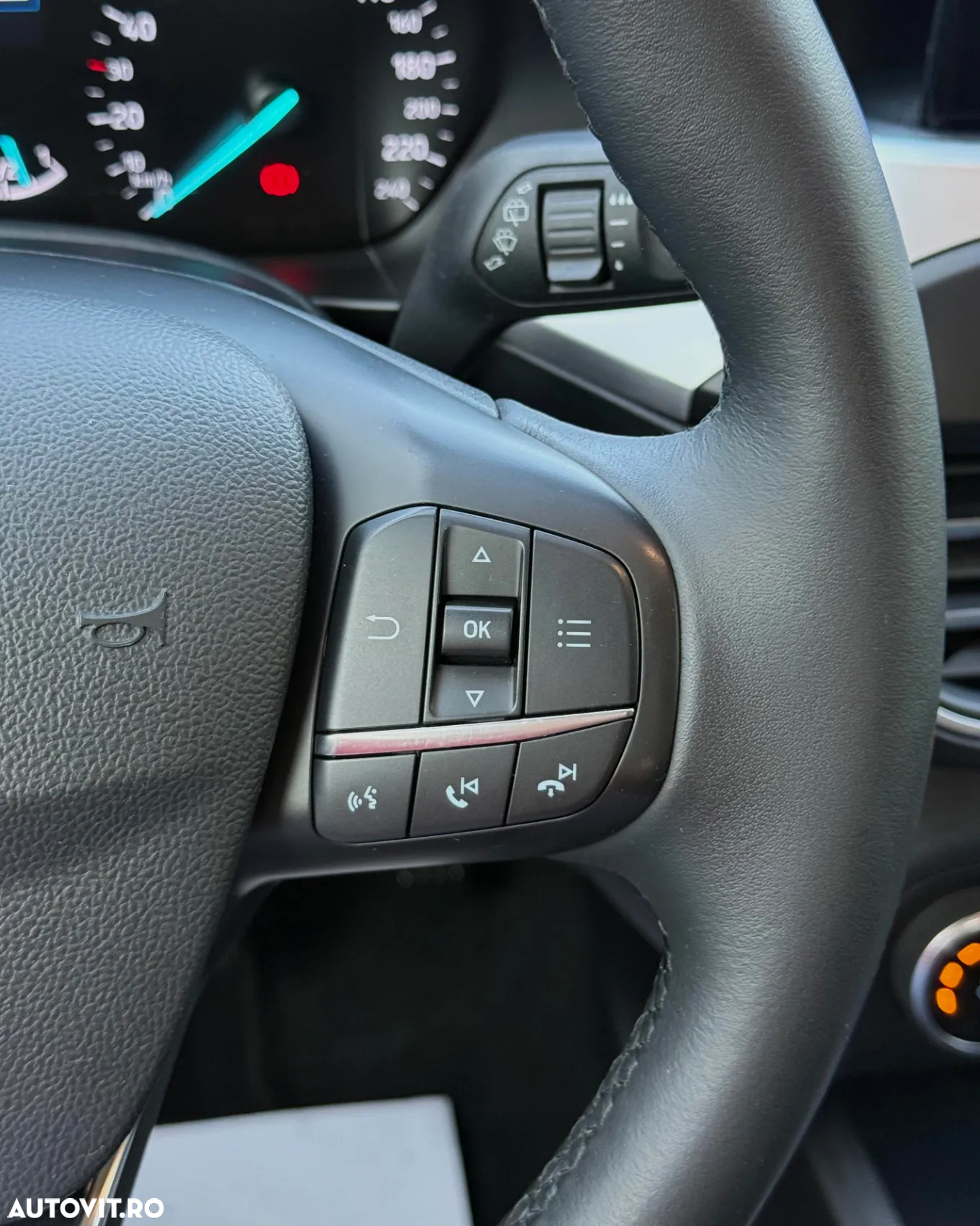 Ford Focus 1.0 EcoBoost Trend Edition - 25