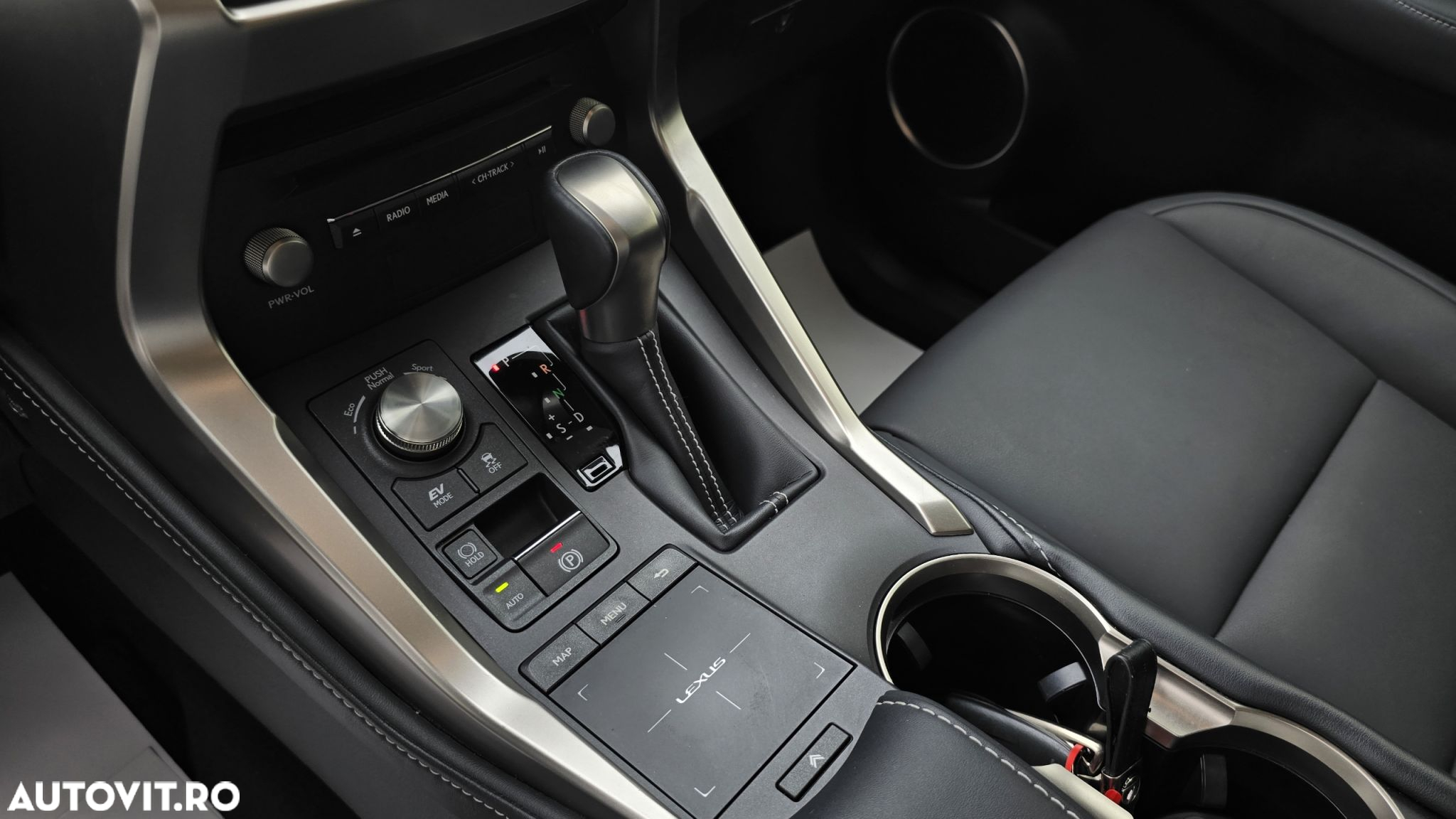 Lexus Seria NX - 17