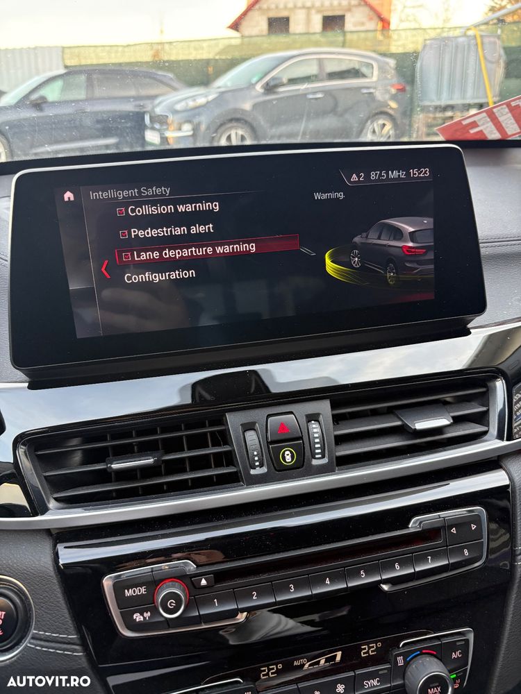 BMW X1 xDrive20i AT xLine - 38