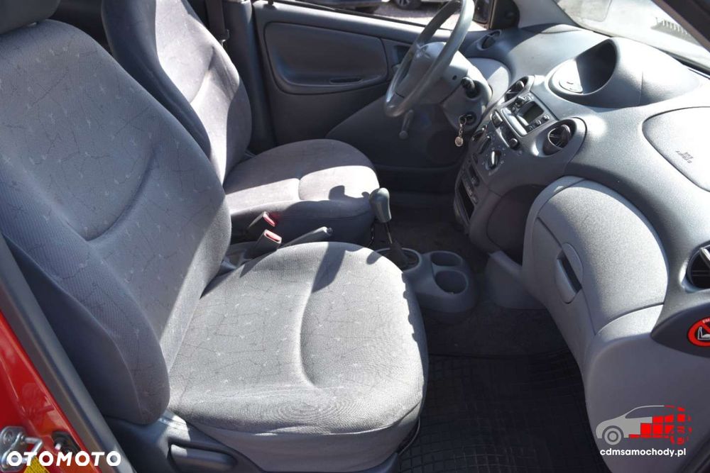 Toyota Yaris - 17