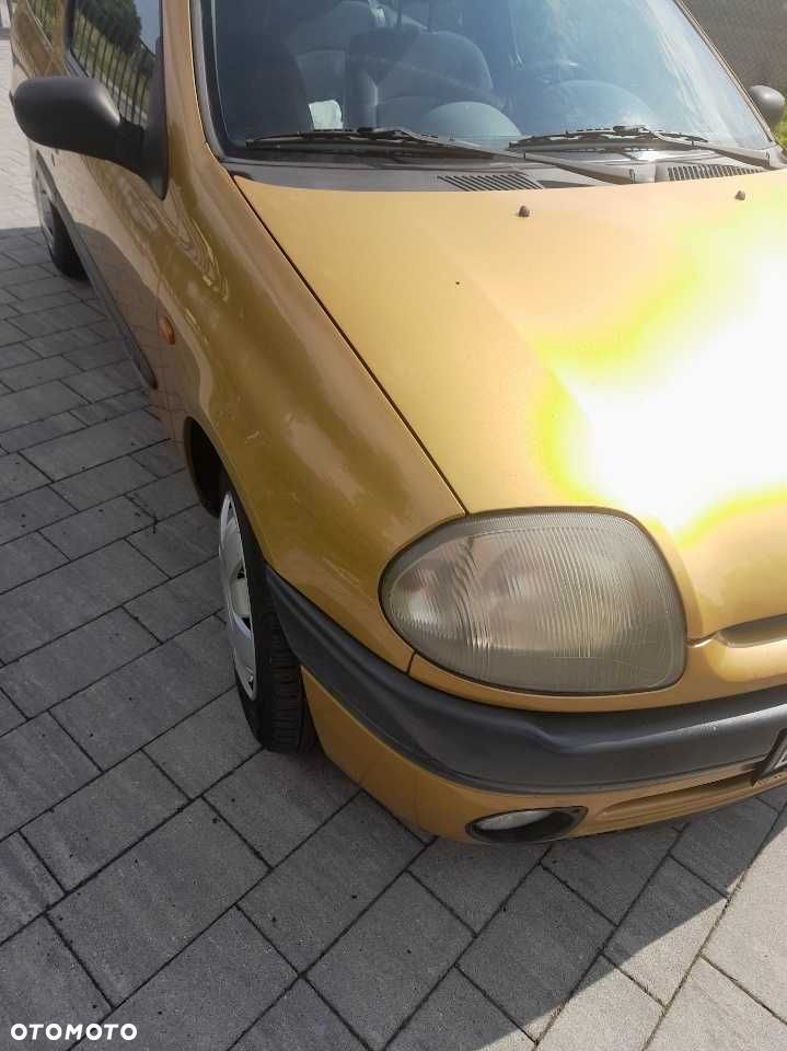 Renault Clio - 2