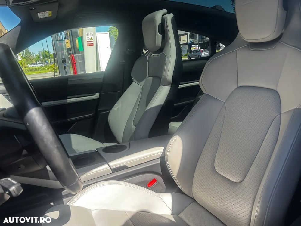Porsche Taycan Turbo - 11
