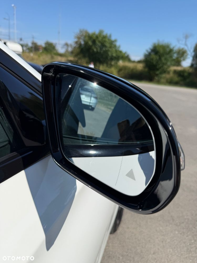 Mercedes-Benz Klasa E 220 d 4-Matic 9G-TRONIC - 23