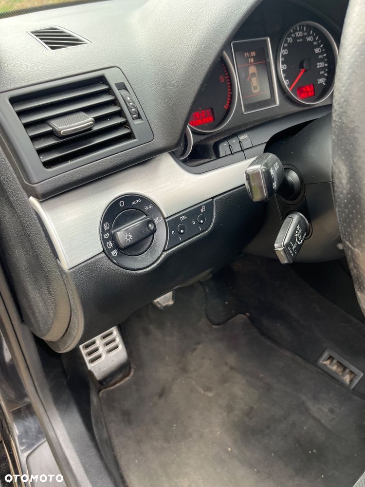 Audi A4 Avant 2.0 TDI DPF Quattro - 14